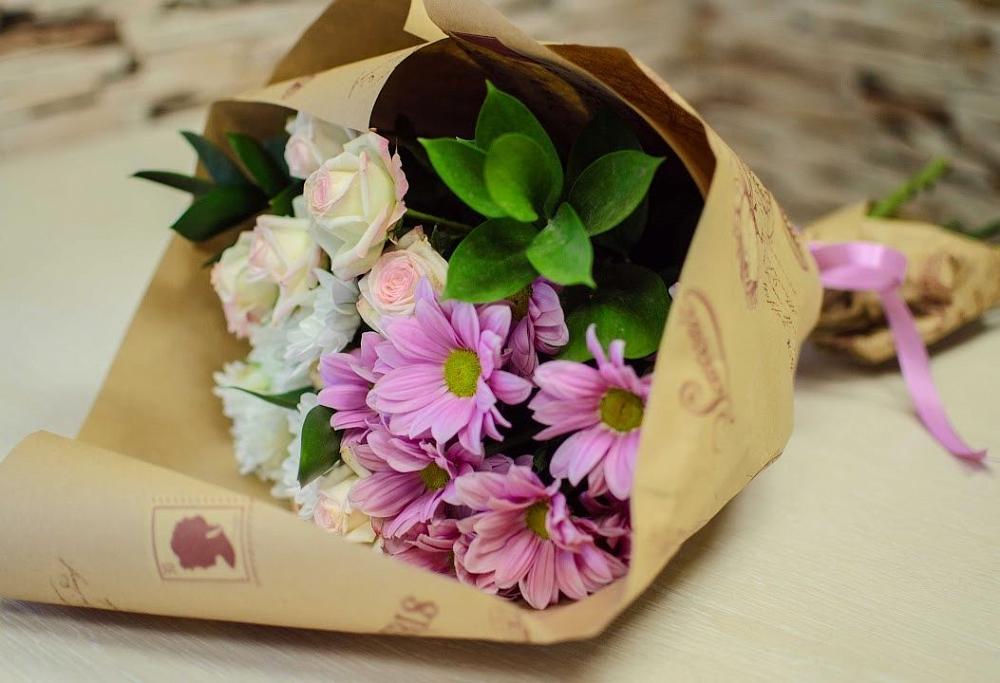 Букет цветов из: Розы и Хризантемы в Бугры Ленинградская область