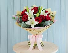 Букет цветов из:  Лилии и Розы в Бугры Ленинградская область