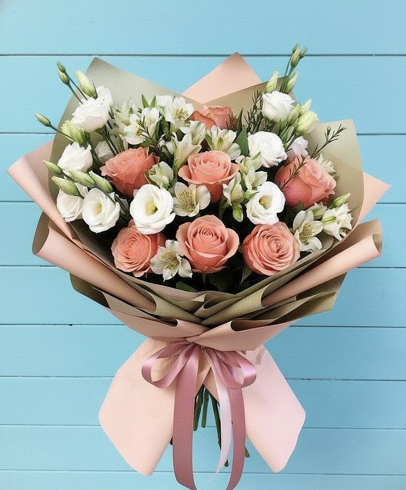 Букет цветов из: Розы, Альстромерии и Лизиантусы в Бугры Ленинградская область