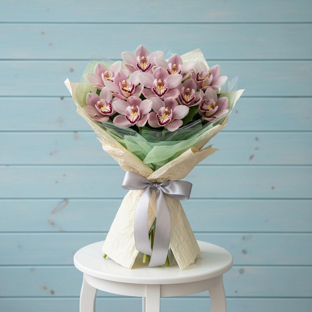 Букет цветов из: Орхидеи и Розы в Бугры Ленинградская область