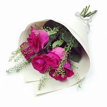Букет цветов из:  Розы в Бугры Ленинградская область