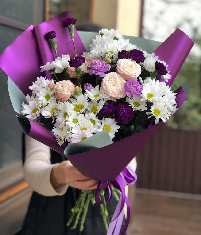 Букет цветов из: Хризантемы, Гвоздики и Розы в Бугры Ленинградская область