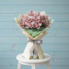 Букет цветов из:  Орхидеи и Розы в Бугры Ленинградская область