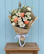 Букет цветов из:  Альстромерии, Лизиантусы, Розы и Хризантемы в Бугры Ленинградская область