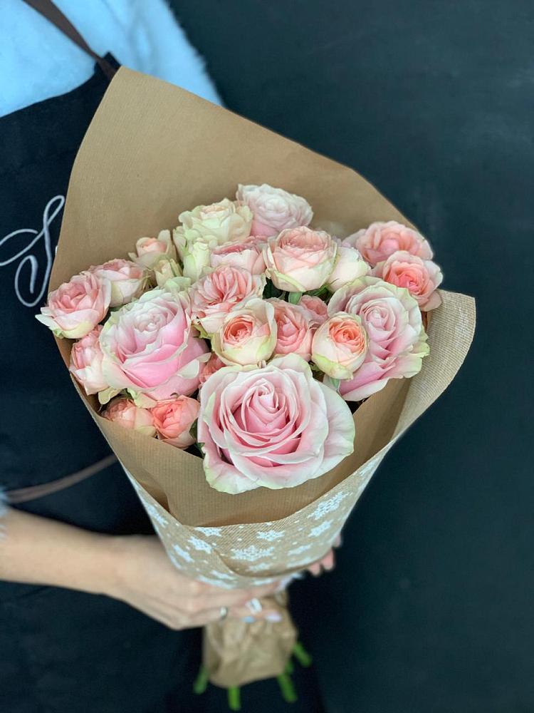 Букет цветов из: Хризантемы и Розы в Бугры Ленинградская область