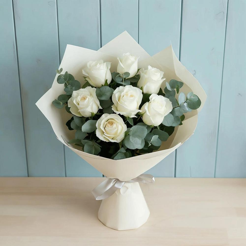 Букет Белые розы в Эвкалипте в Бугры Ленинградская область