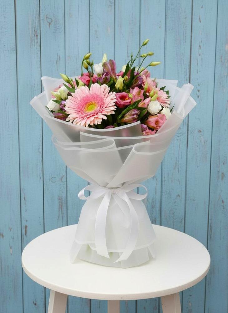 Букет цветов из: Герберы, Альстромерии и Лизиантусы в Бугры Ленинградская область