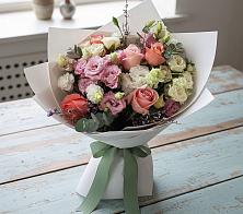 Букет цветов из:  Розы, Лизиантусы и Гвоздики в Бугры Ленинградская область