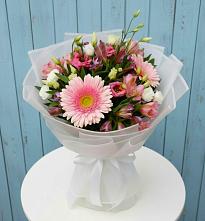 Букет цветов из:  Герберы, Альстромерии и Лизиантусы в Бугры Ленинградская область