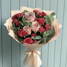 Букет цветов из:  Гвоздики и Розы в Бугры Ленинградская область