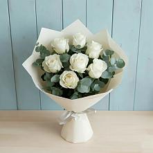 Букет Белые розы в Эвкалипте в Бугры Ленинградская область