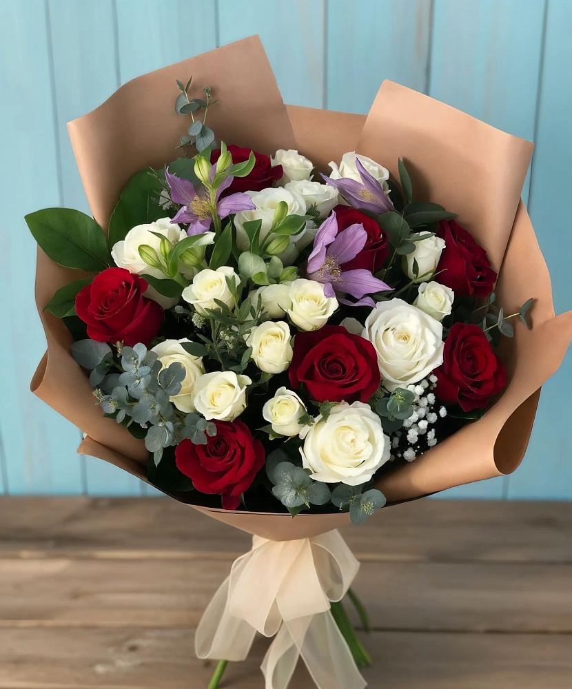 Букет цветов из: Розы и Альстромерии в Бугры Ленинградская область