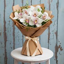Букет цветов из:  Орхидеи и Розы в Бугры Ленинградская область