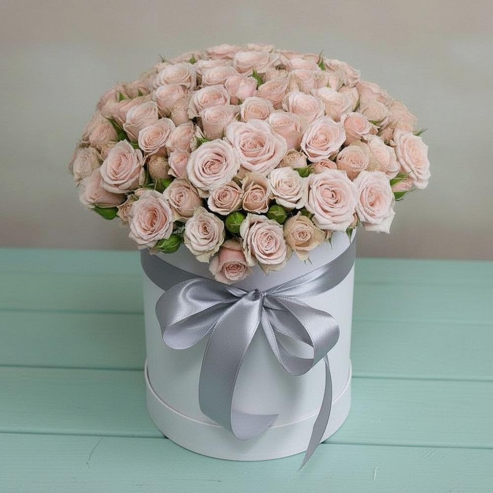 Цветочная композиция из Розы в шляпной коробке в Бугры Ленинградская область